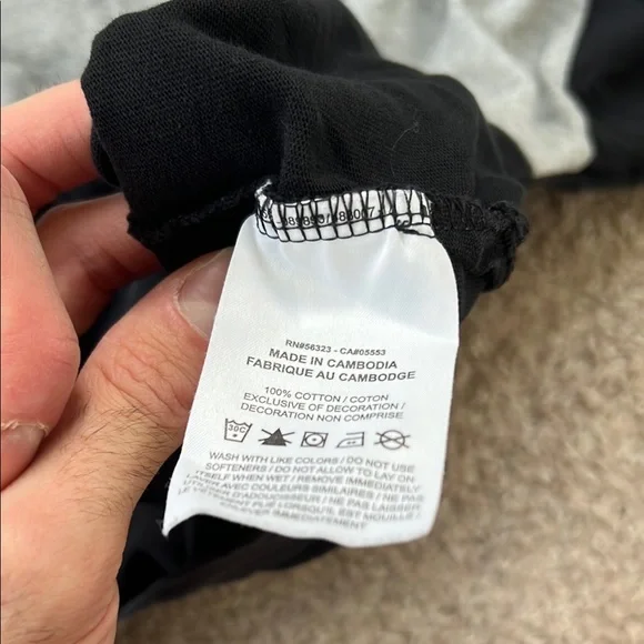 Nike Men's Colorblock Gray and Black Shirt - Picture 5 of 7